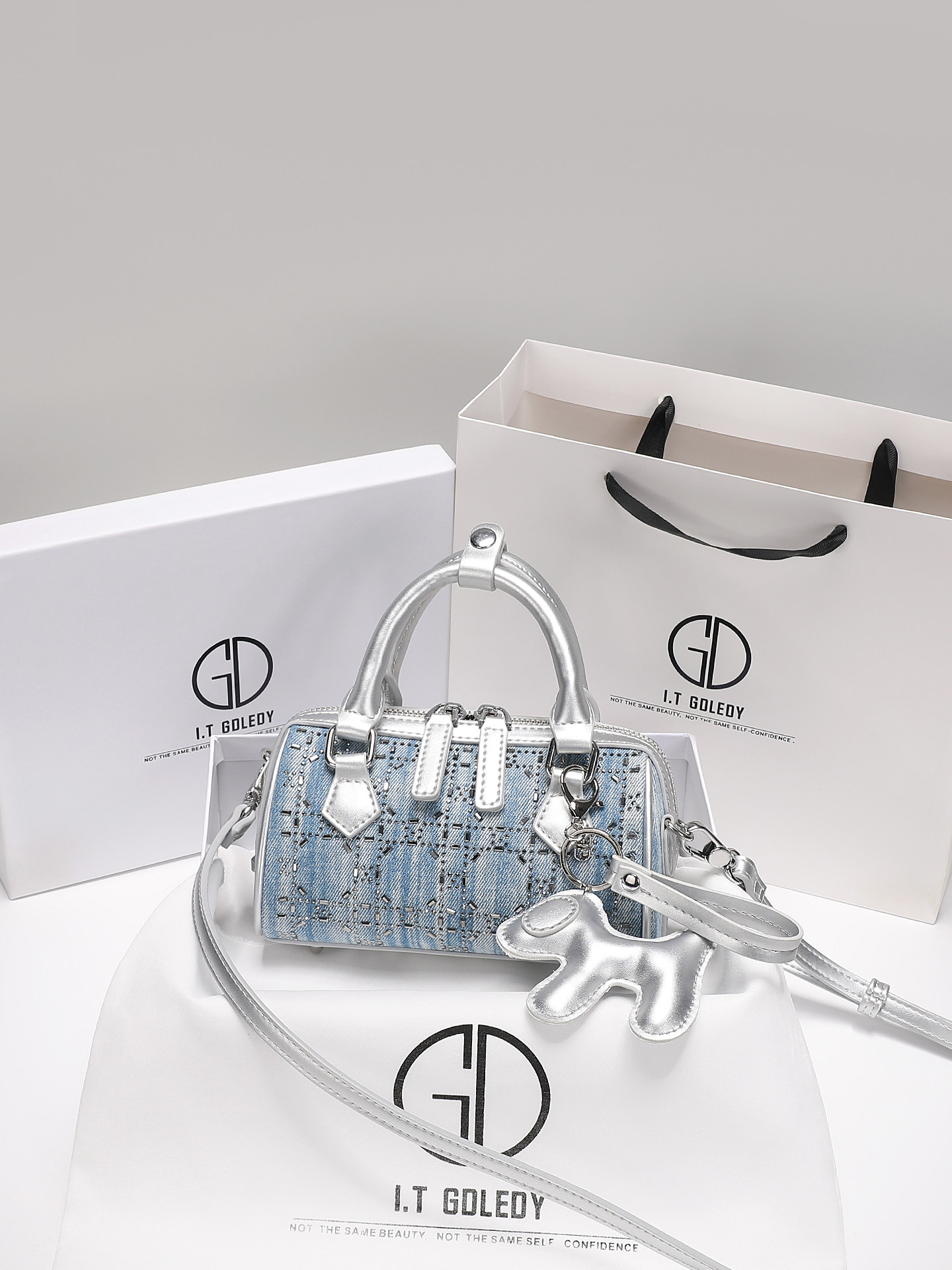 Luxury Bags Denim - Luxe en vintage handtas in Boston-stijl