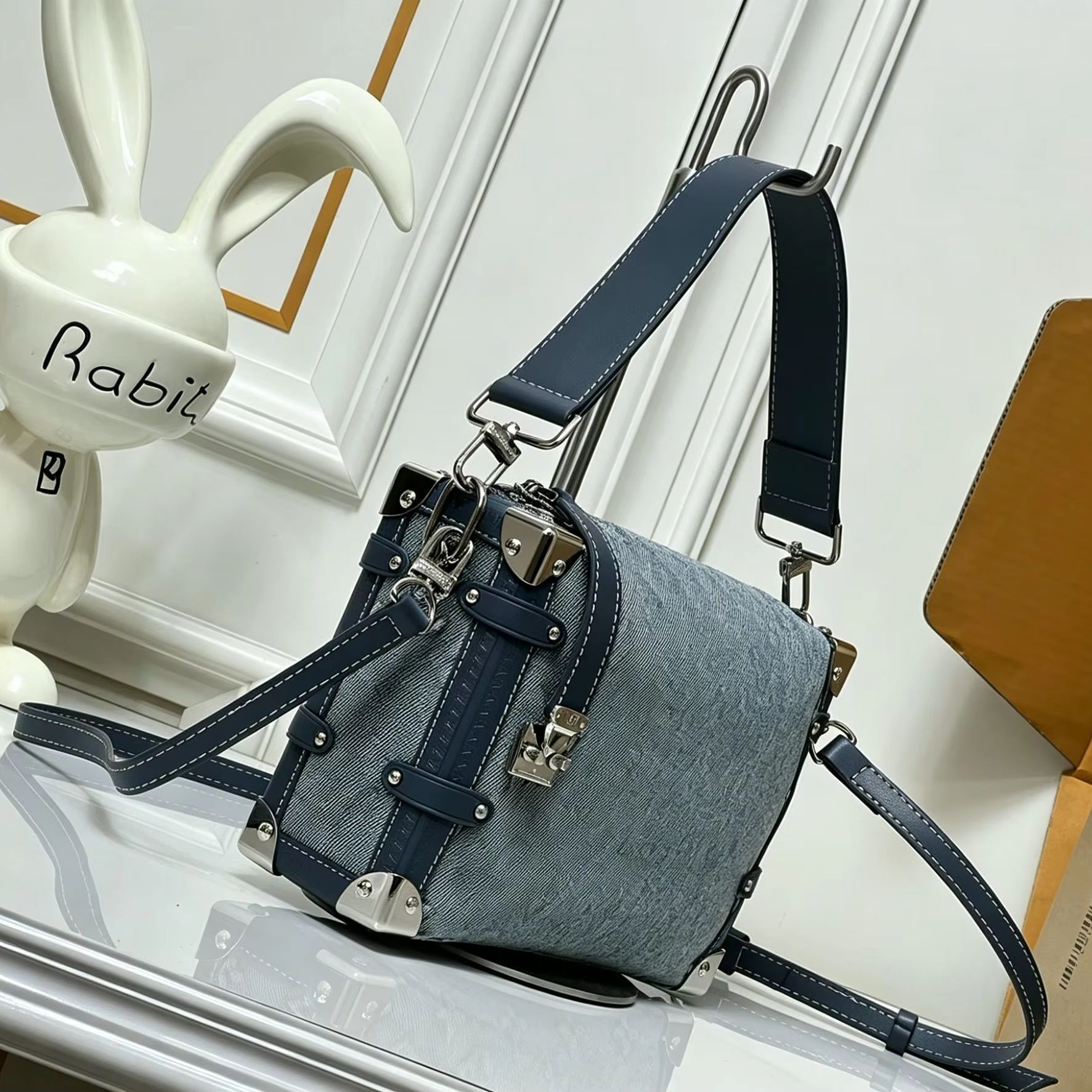 Blauwe jacquard denim mini-tru - Luxury Bags Denim recensie en prijs