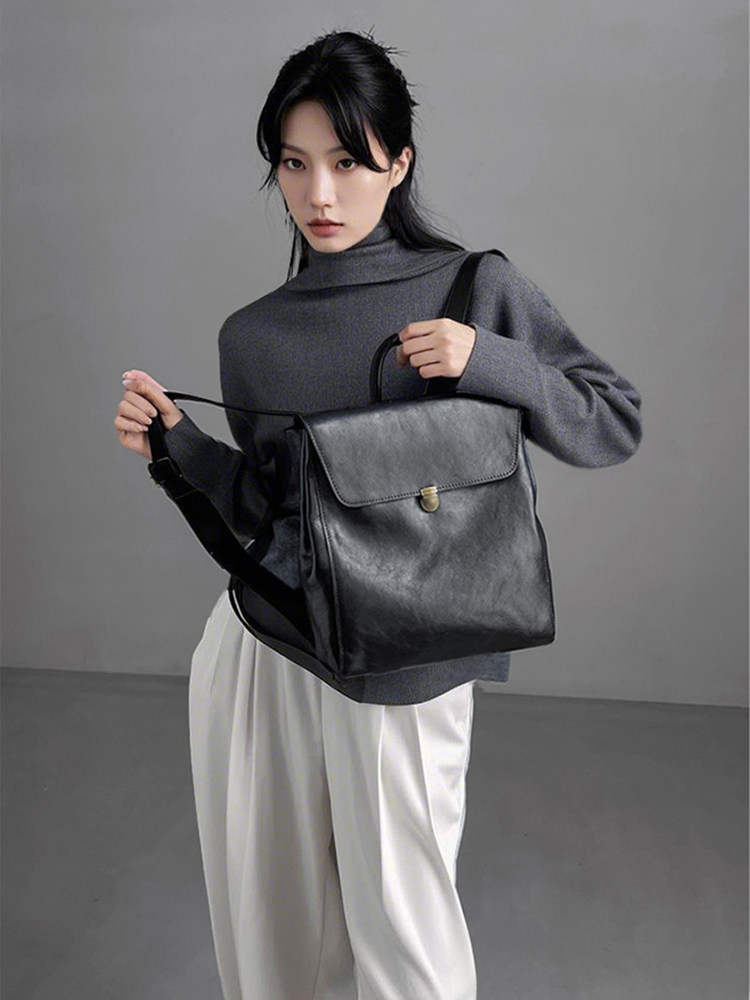 Luxe merkrugzak van echt leer  - Luxury Bags Women Brands recensie en prijs
